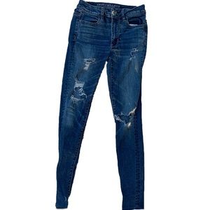 American Eagle Jeans size 2 ripped